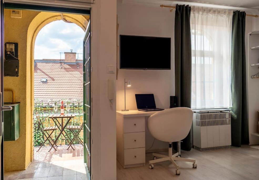 Edna Studio With Balcony Budapest Kültér fotó